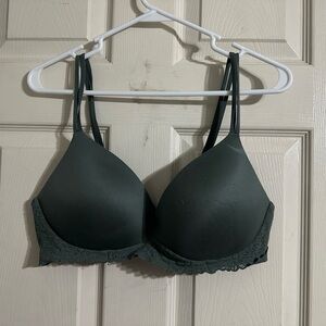 Elegant Emerald Green Trim Bra